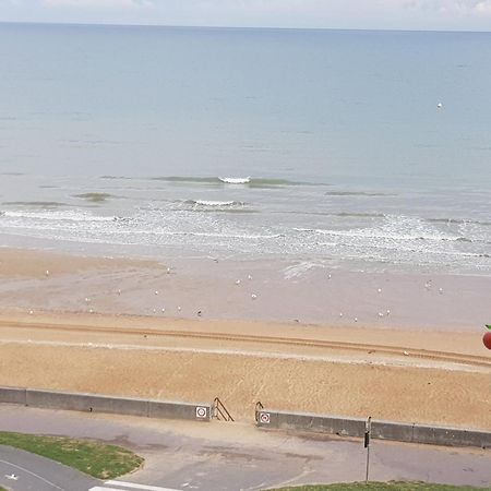 Appartement Liza 2 Pieces Vue Mer A Cabourg Bagian luar foto